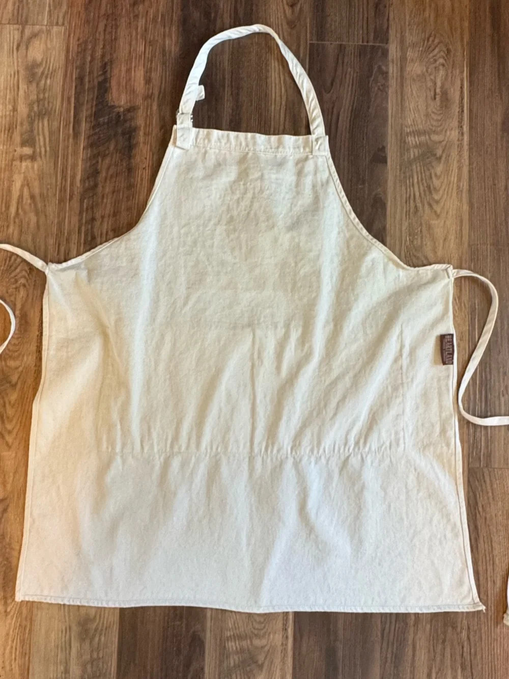 HEARTLAND TRADING COMPANY Apron Liberty Strawberry Graphic Cream NEW